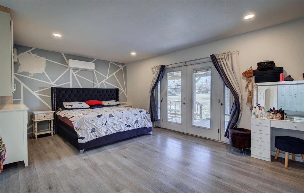 E Alvarado Surv Abs #4 - Residential