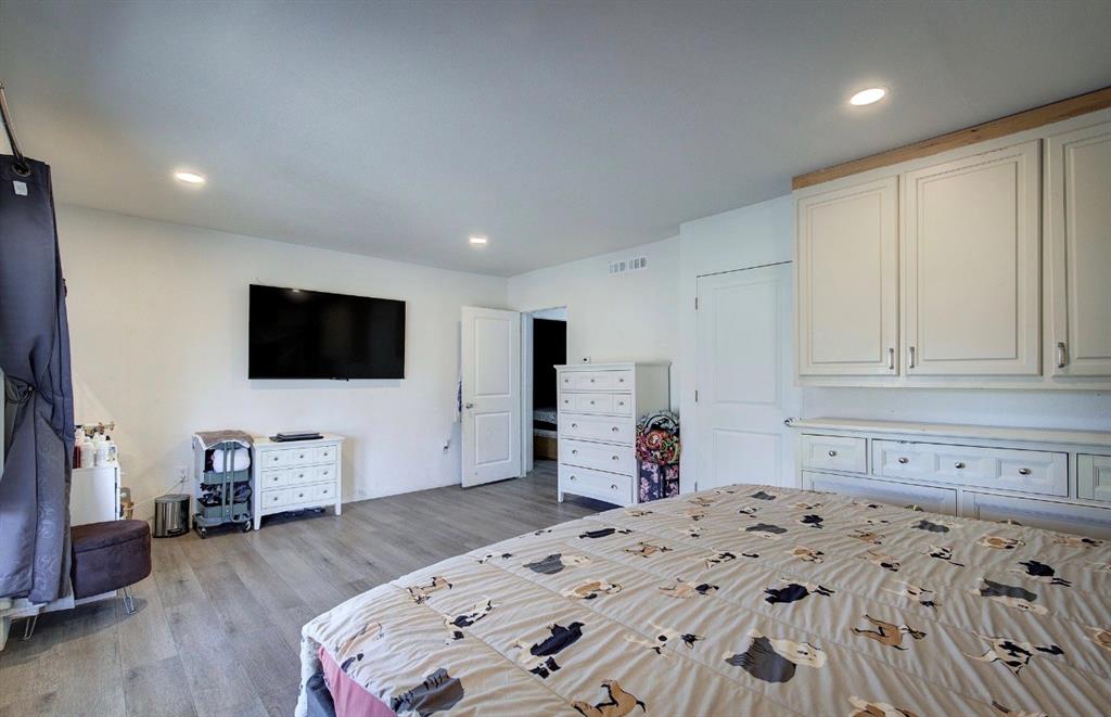 E Alvarado Surv Abs #4 - Residential