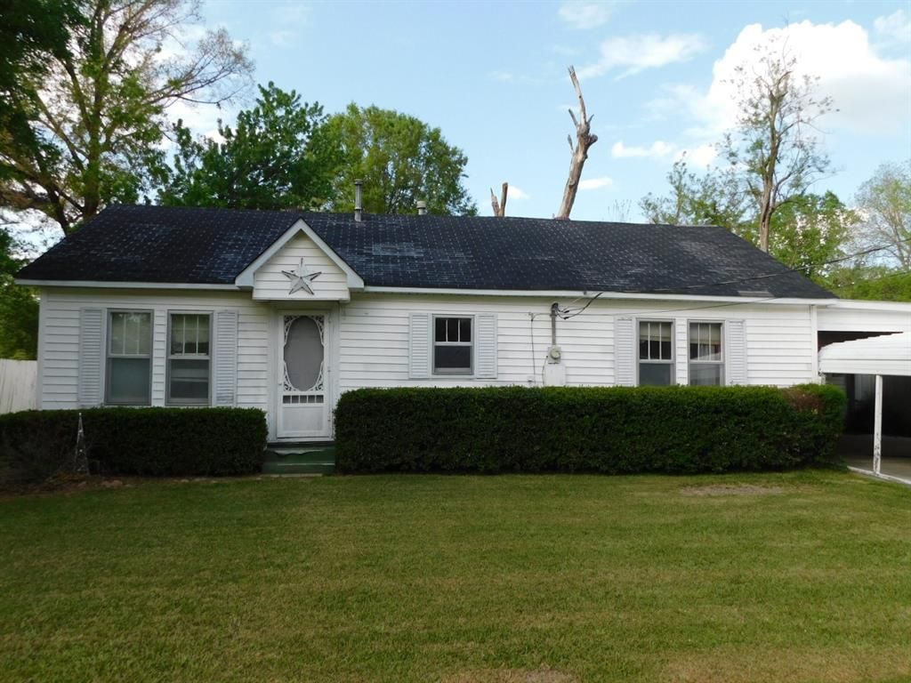 Photo of 507 E Spring Street, Taylor, AR 71861 (MLS # 21236770)