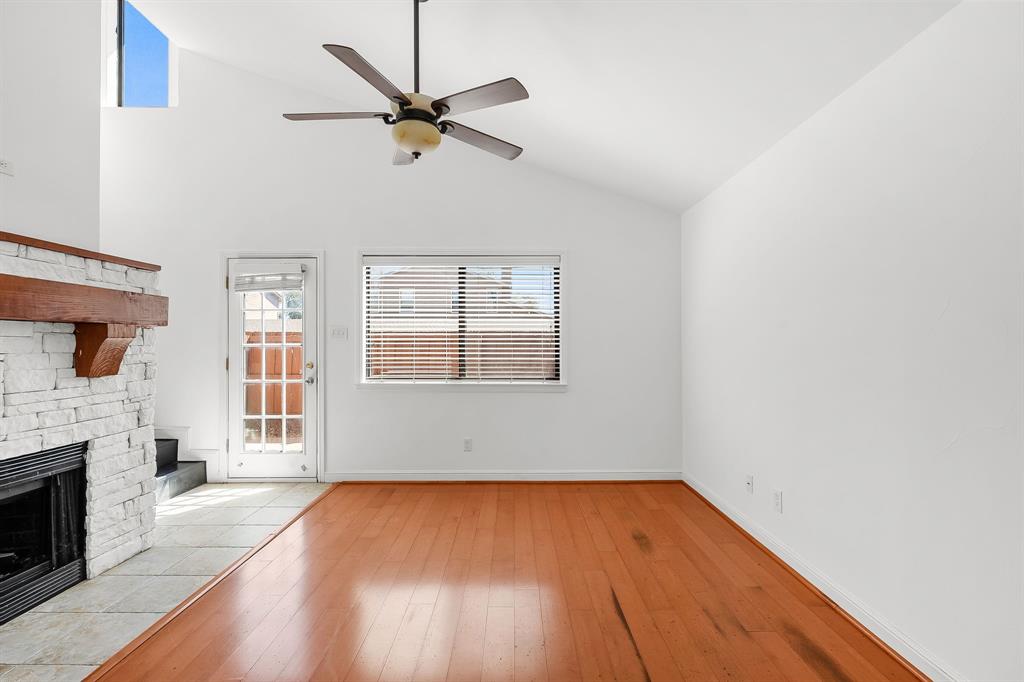 Cedar Creek Twnhms - Residential