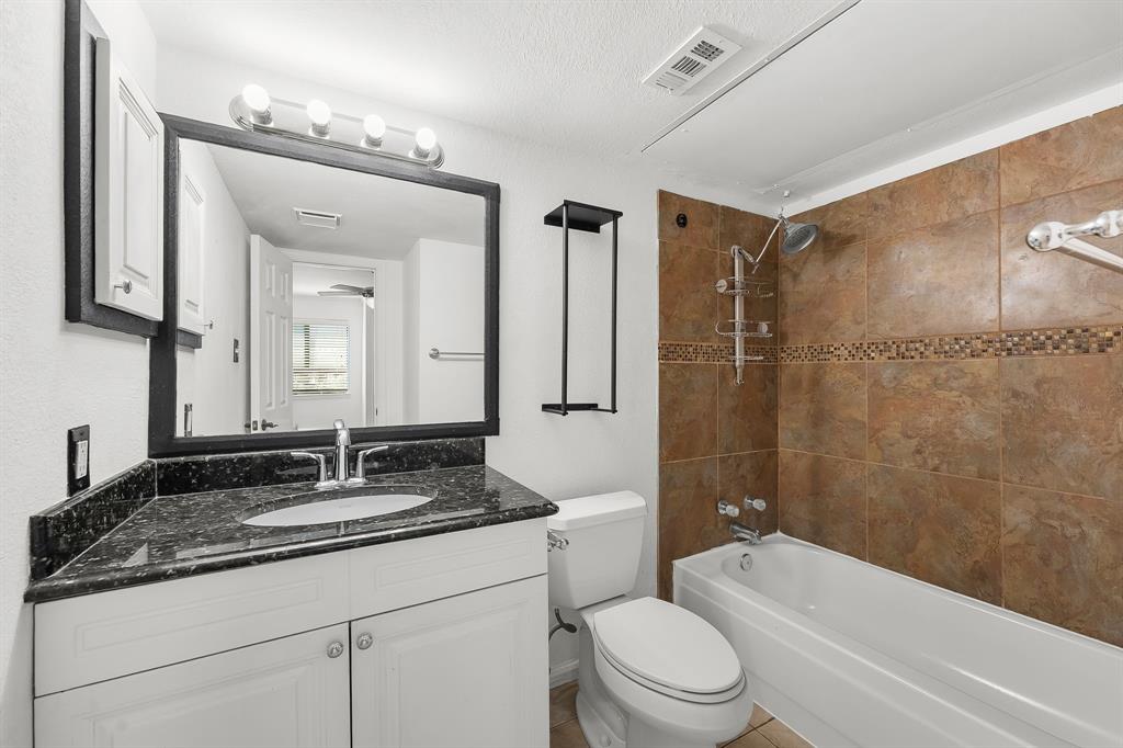 Cedar Creek Twnhms - Residential