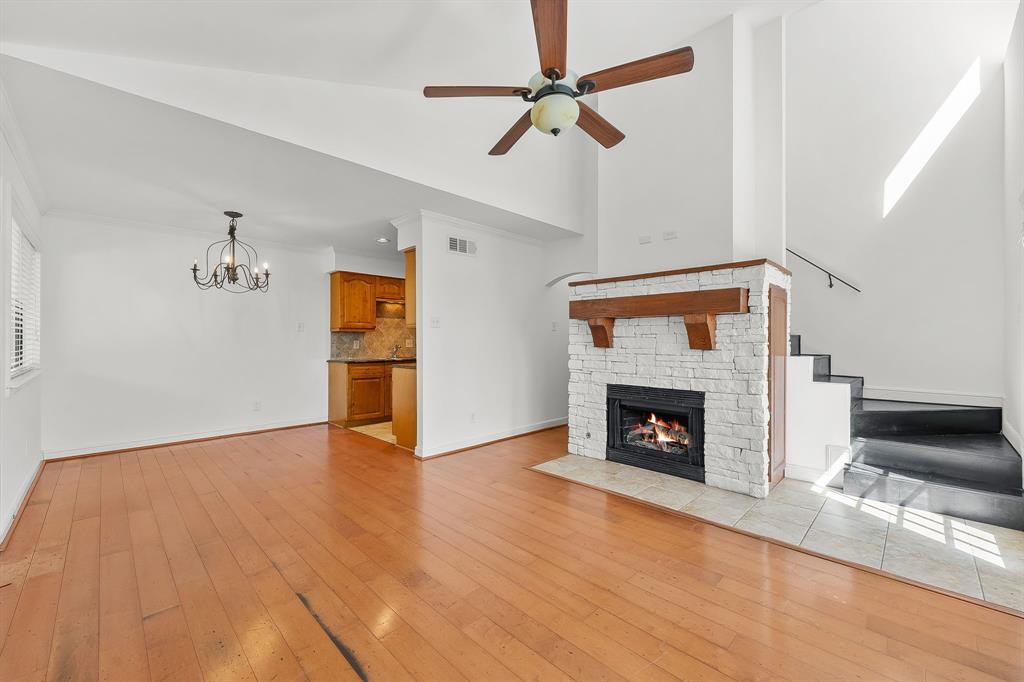 Cedar Creek Twnhms - Residential