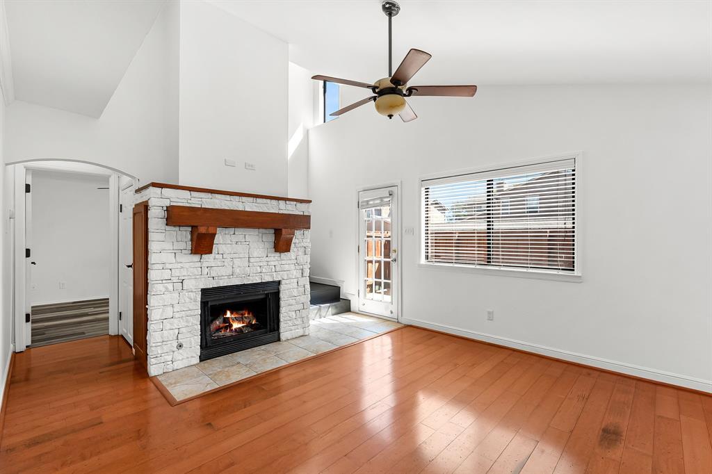 Cedar Creek Twnhms - Residential