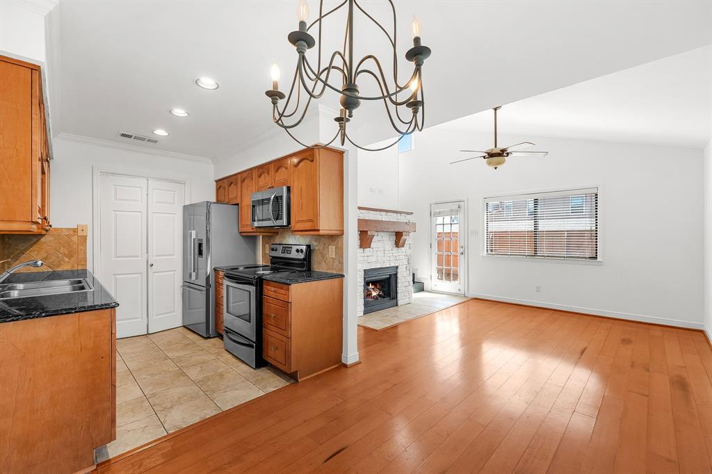 Cedar Creek Twnhms - Residential