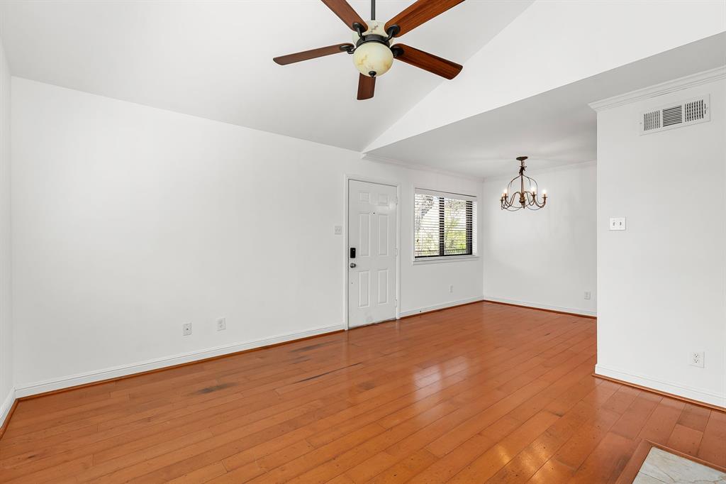 Cedar Creek Twnhms - Residential