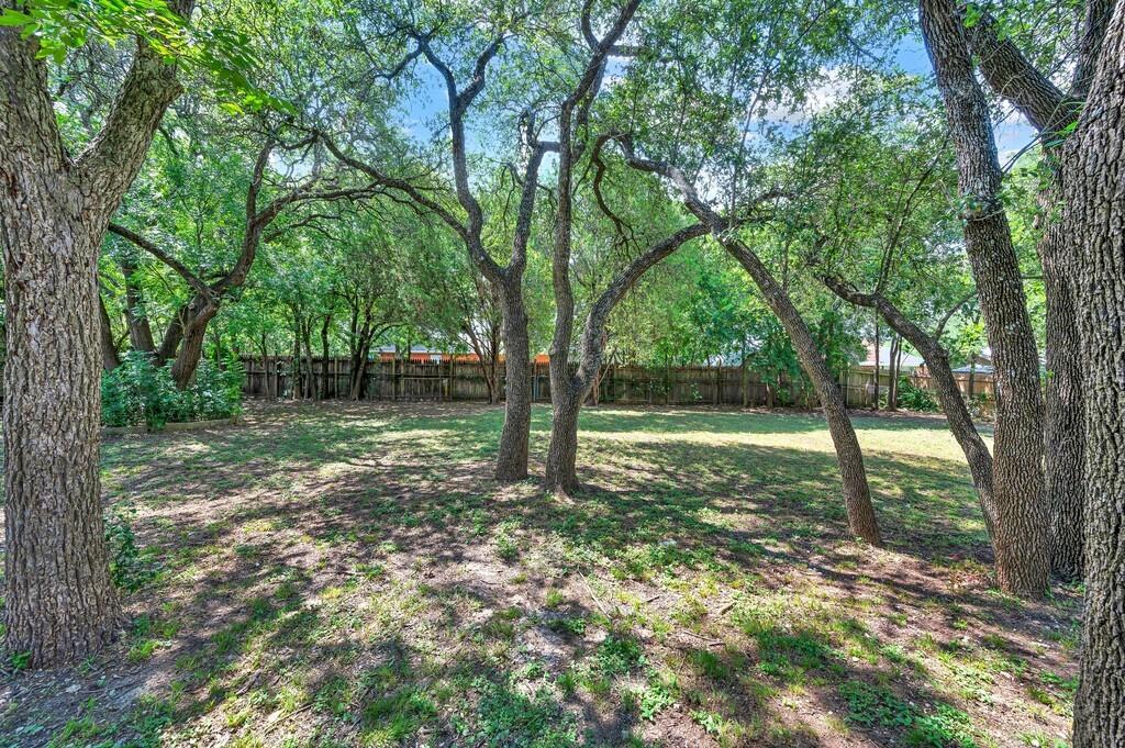9108 Red Oak Drive