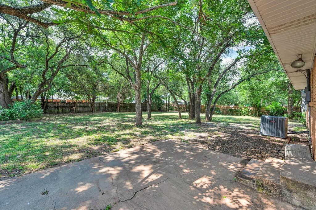 9108 Red Oak Drive