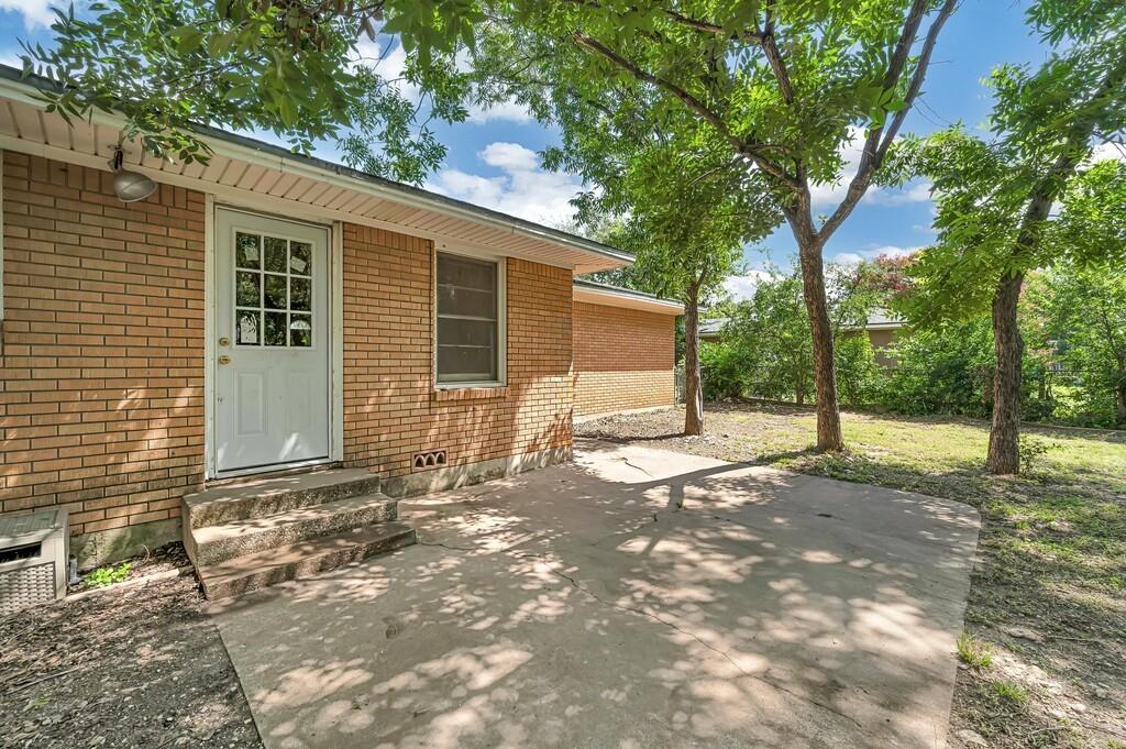 9108 Red Oak Drive