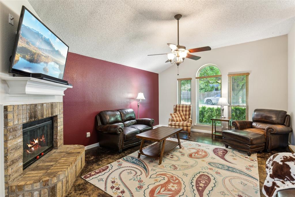 10405 Pleasant Mound Drive
