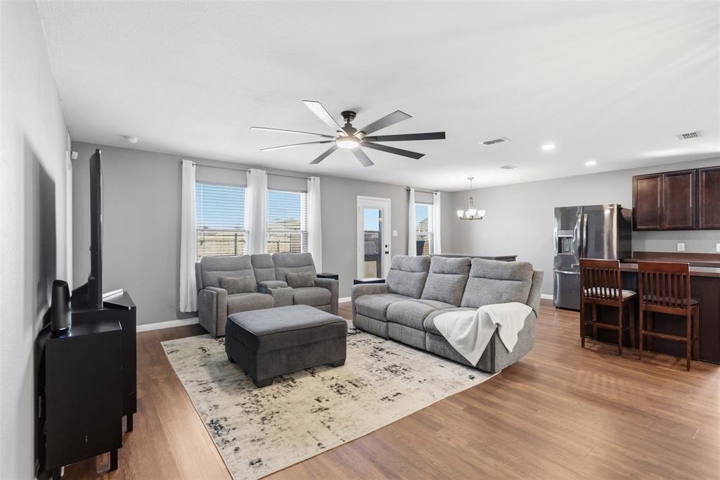 5925 Mountain Bluff Drive