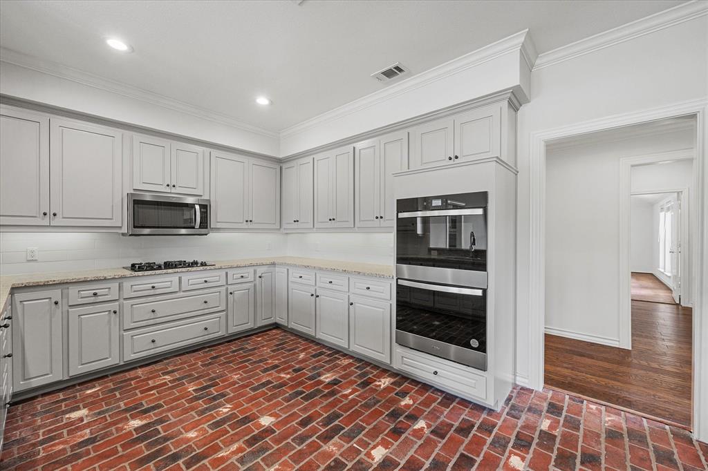 L B Smirl #2 - Residential