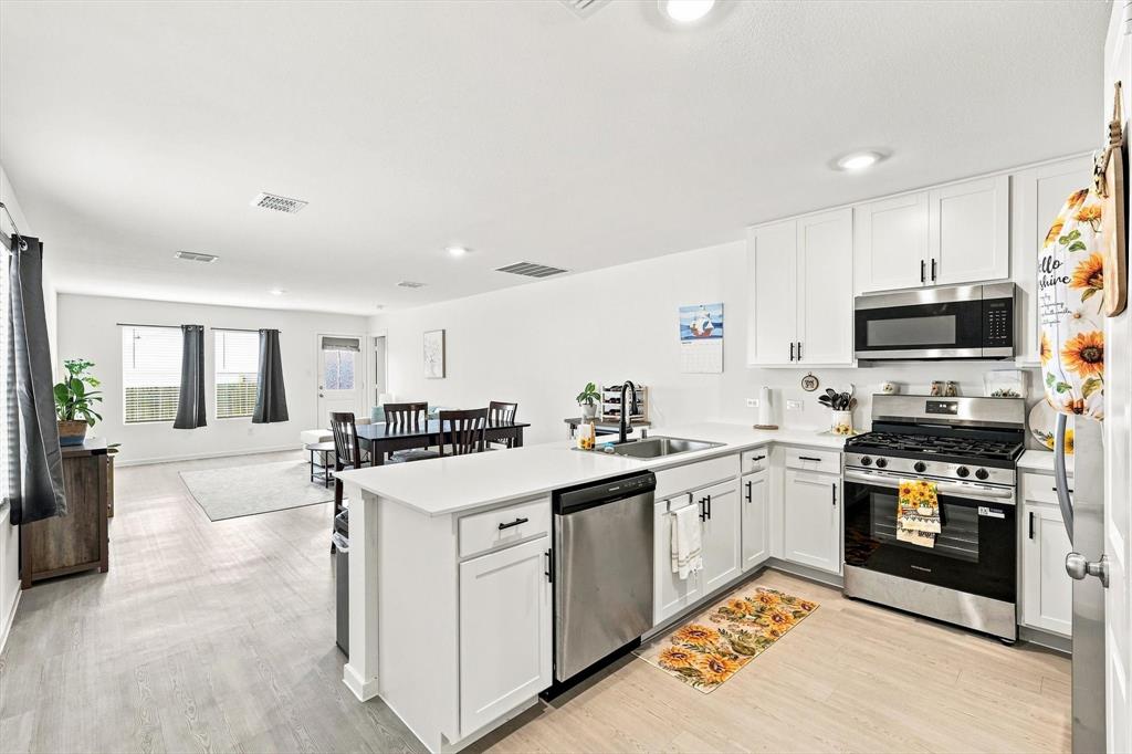 1012 Calley Pear Trail