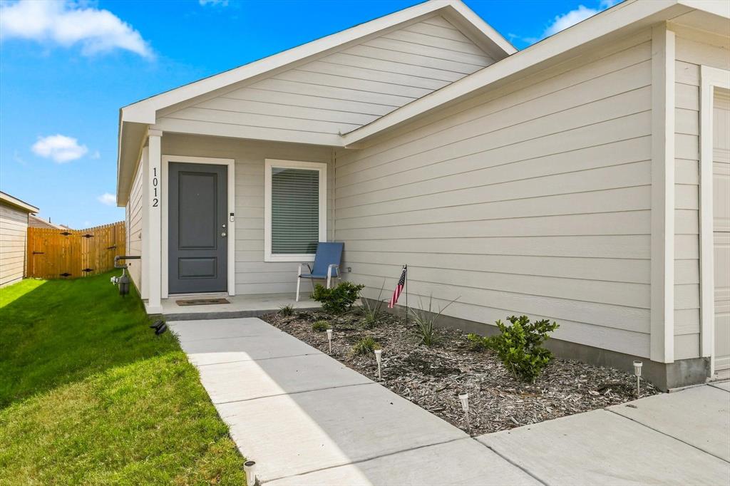 1012 Calley Pear Trail