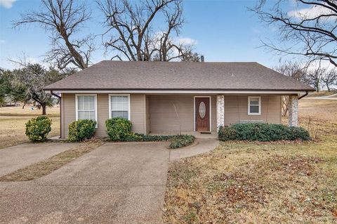 135 Lakeview Drive Runaway Bay TX 76426