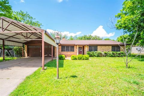 A home in Mineral Wells