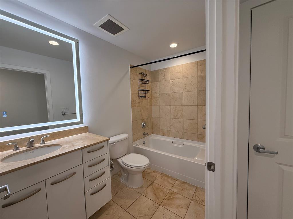 Metropolitan 1200 Main St Condo - Residential