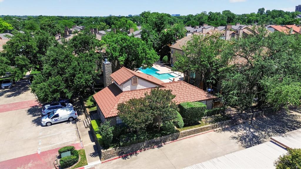 Preston Oaks Crossing Condos 01 & 02 - Residential