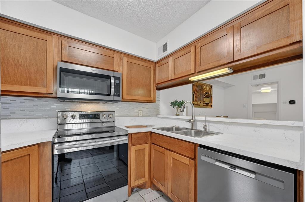 Preston Oaks Crossing Condos 01 & 02 - Residential