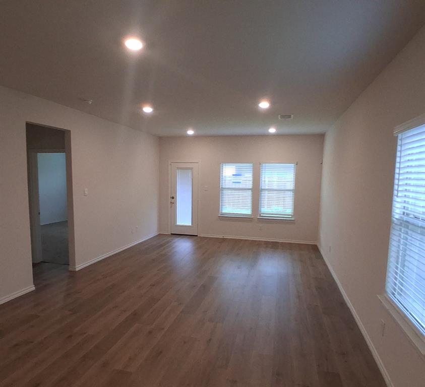 913 Country Road