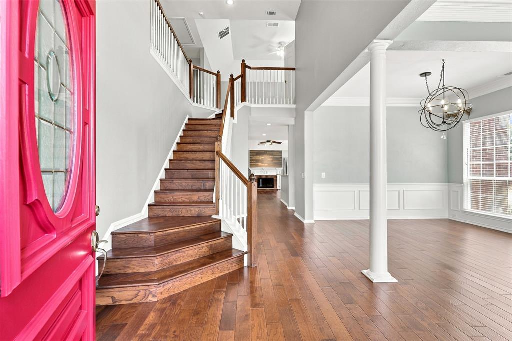 4 Fountain Gate Circle
