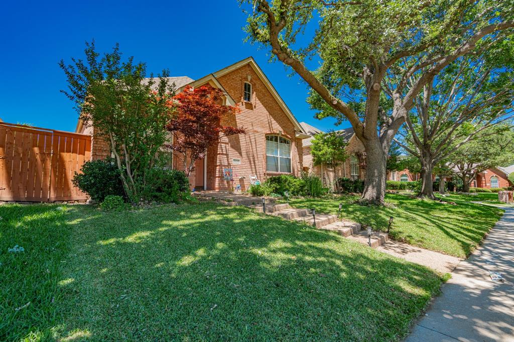 8125 Springmoss