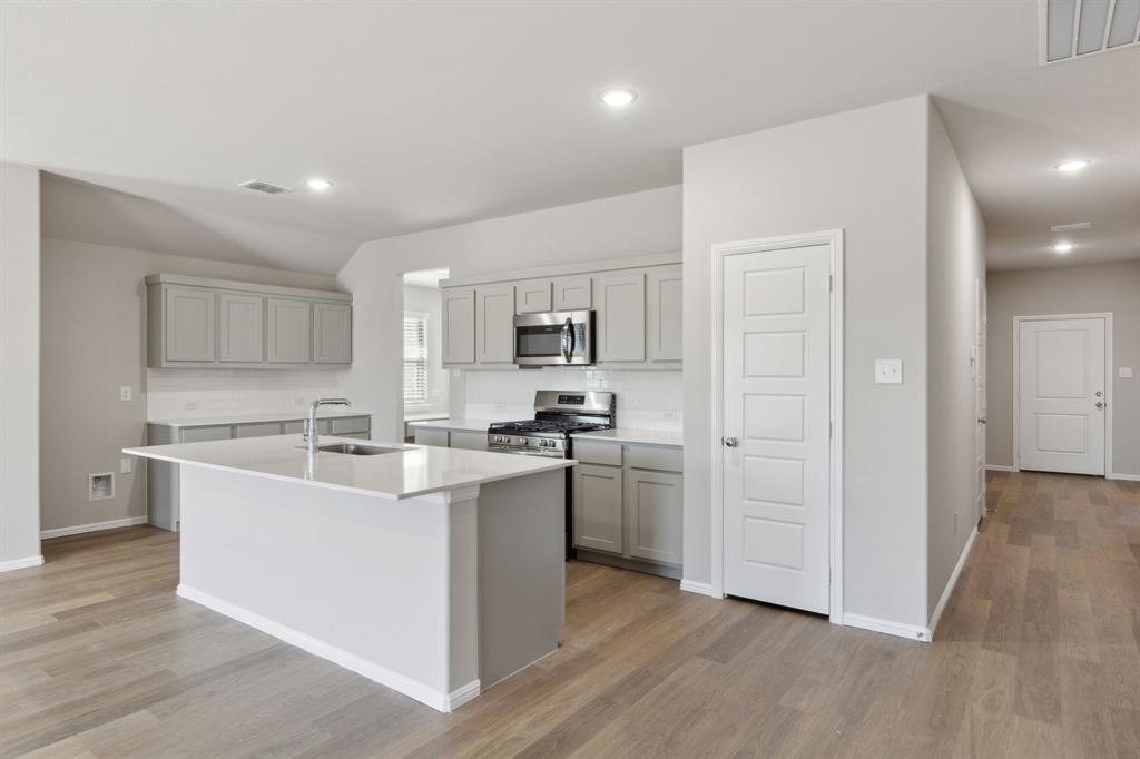 2473 Adenmore Lane