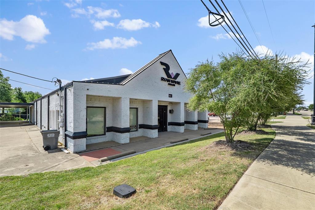 5017 Colleyville Boulevard