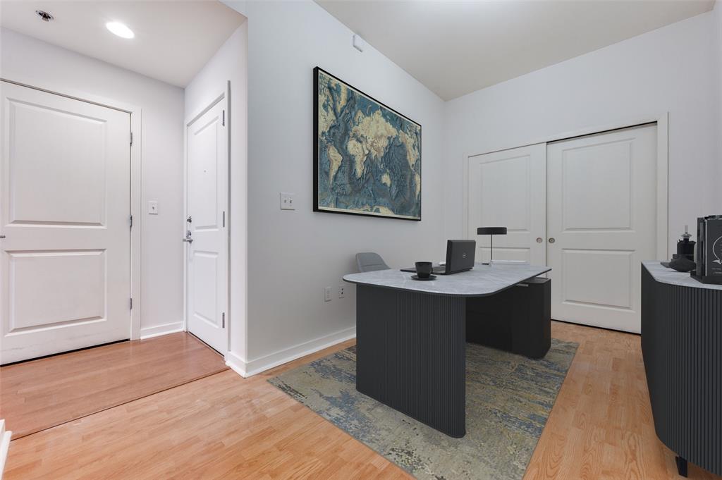 Metropolitan 1200 Main St Condo - Residential