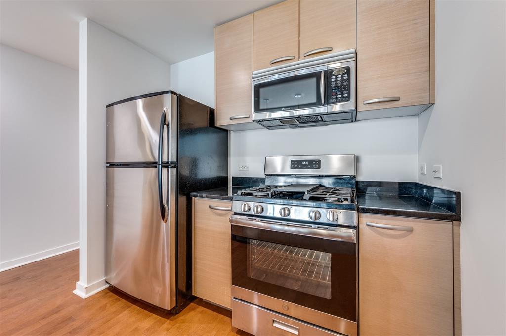 Metropolitan 1200 Main St Condo - Residential