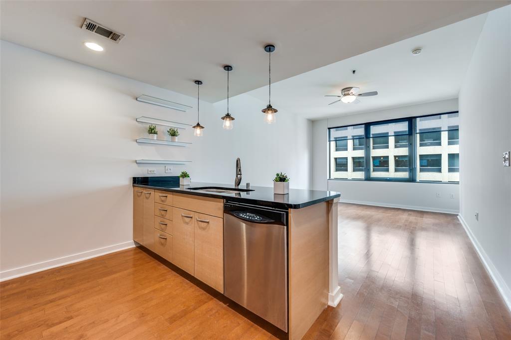 Metropolitan 1200 Main St Condo - Residential