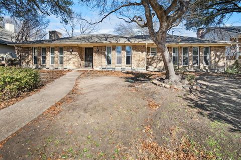 Photo of 2709 Prairie Creek Court, Plano, TX 75075 (MLS # 21165268)