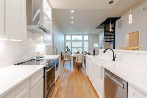 2111 Clark Street C Dallas TX 75204