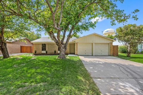 1109 Dennis Drive Saginaw TX 76179