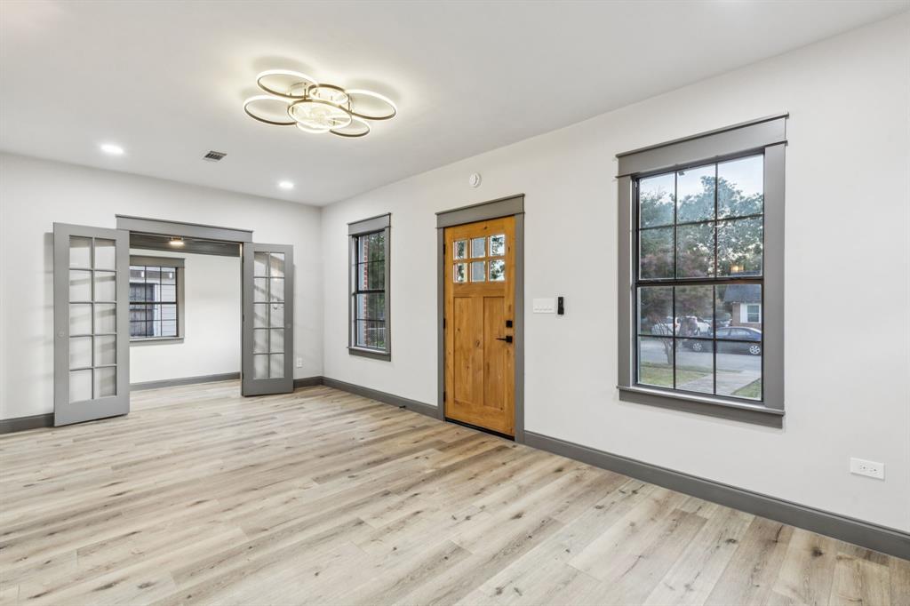 810 S Montclair Avenue