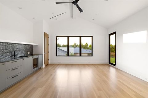 Tiny photo for 4527 N Lindhurst Avenue, Dallas, TX 75229 (MLS # 21085818)