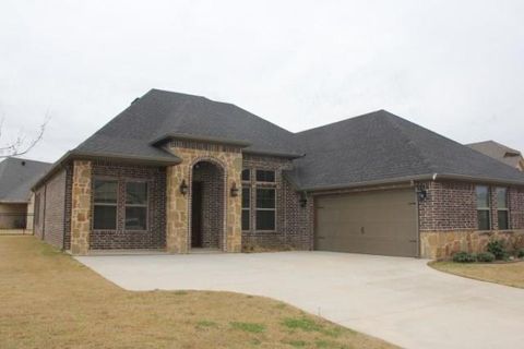Photo of 2113 Clive Drive, Granbury, TX 76048 (MLS # 21314743)