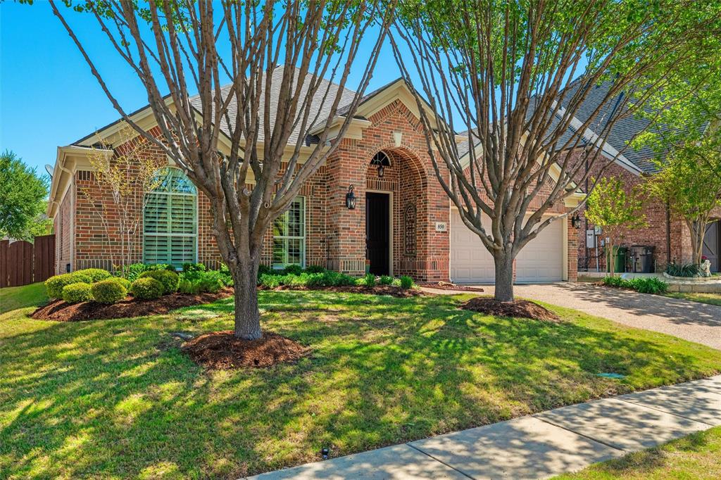 850 Woodview Drive
