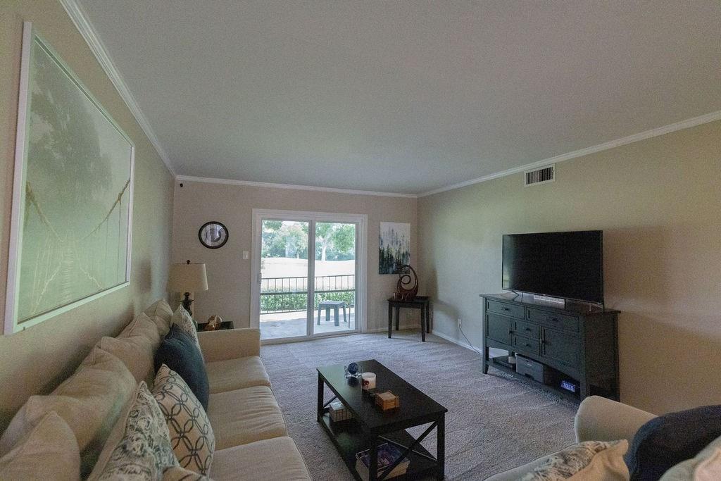 4042 Ridglea Country Club Drive 1107