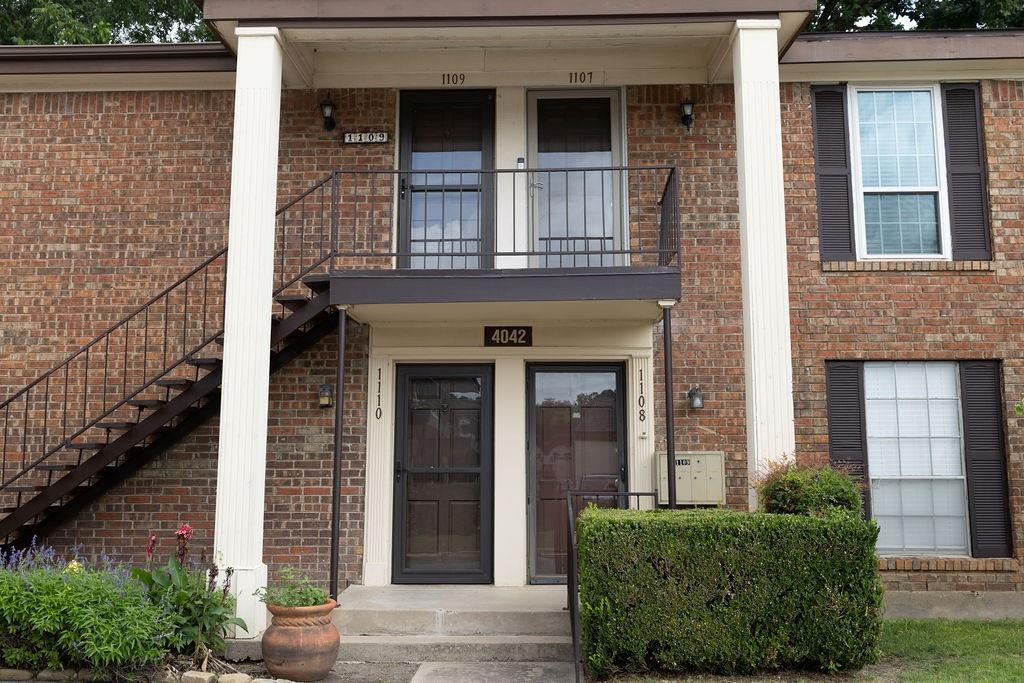 4042 Ridglea Country Club Drive 1107