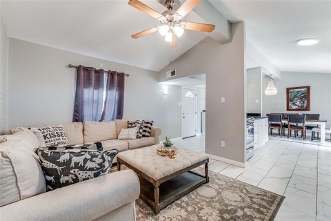 4214 Upland Way Garland TX 75042
