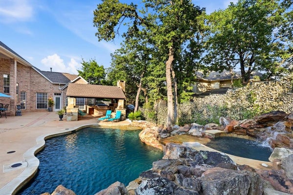 680 CHAPARRAL CT, LEWISVILLE, TX 75077 - Image a4e82c43a6503dda64faebadf44fb993/389739456