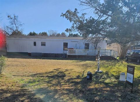 1805 Mobile Road Grand Prairie TX 75052