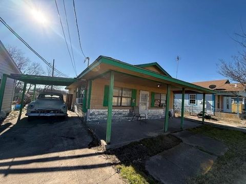 1605 E 10th Avenue Corsicana TX 75110