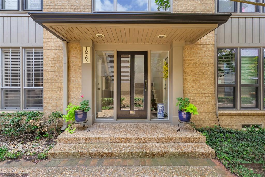 Royal Lane Condos 5800 - Residential