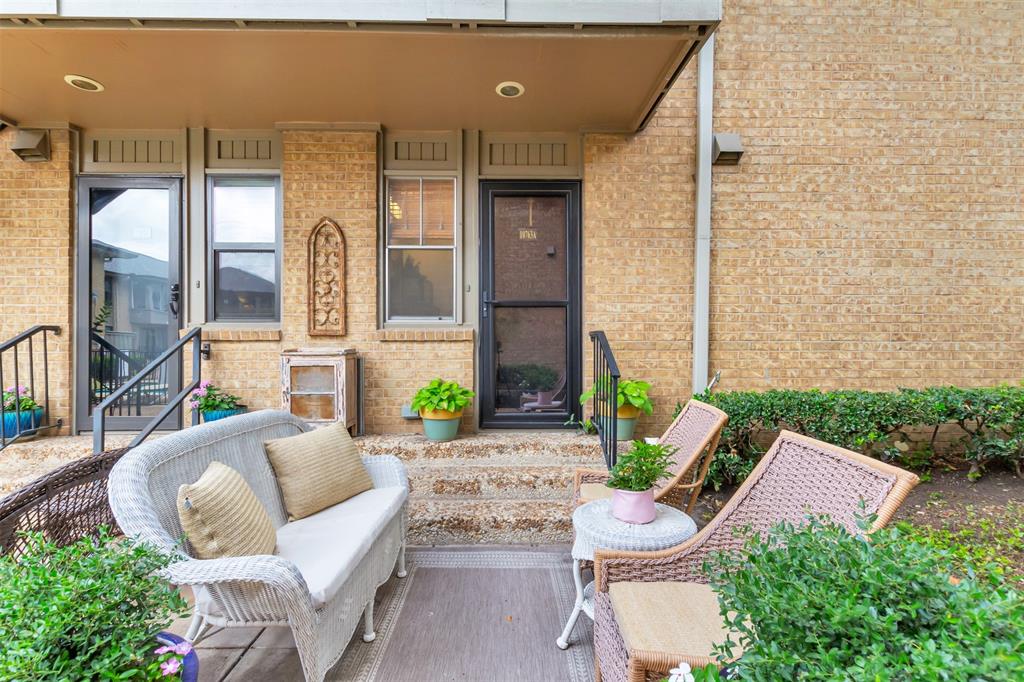 Royal Lane Condos 5800 - Residential