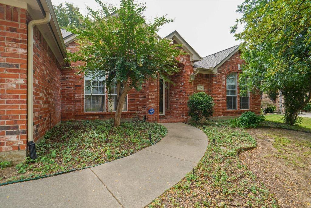 2204 Woods Edge Court