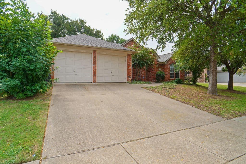 2204 Woods Edge Court