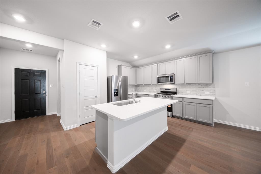 3024 Hollybrook Lane