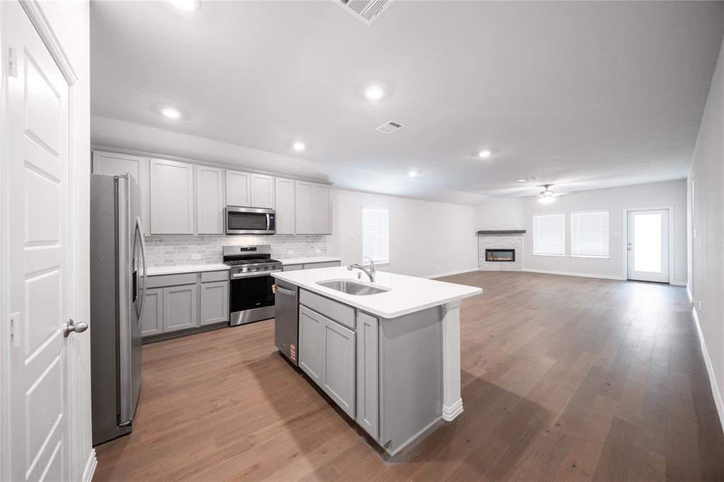 3024 Hollybrook Lane