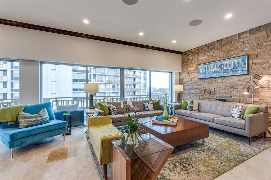 6211 W Northwest Highway G715